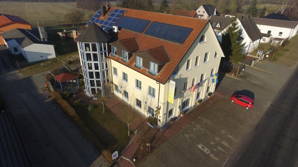 Hotel Christinenhof Garni - Bed & Breakfast Gadebusch Buitenkant foto