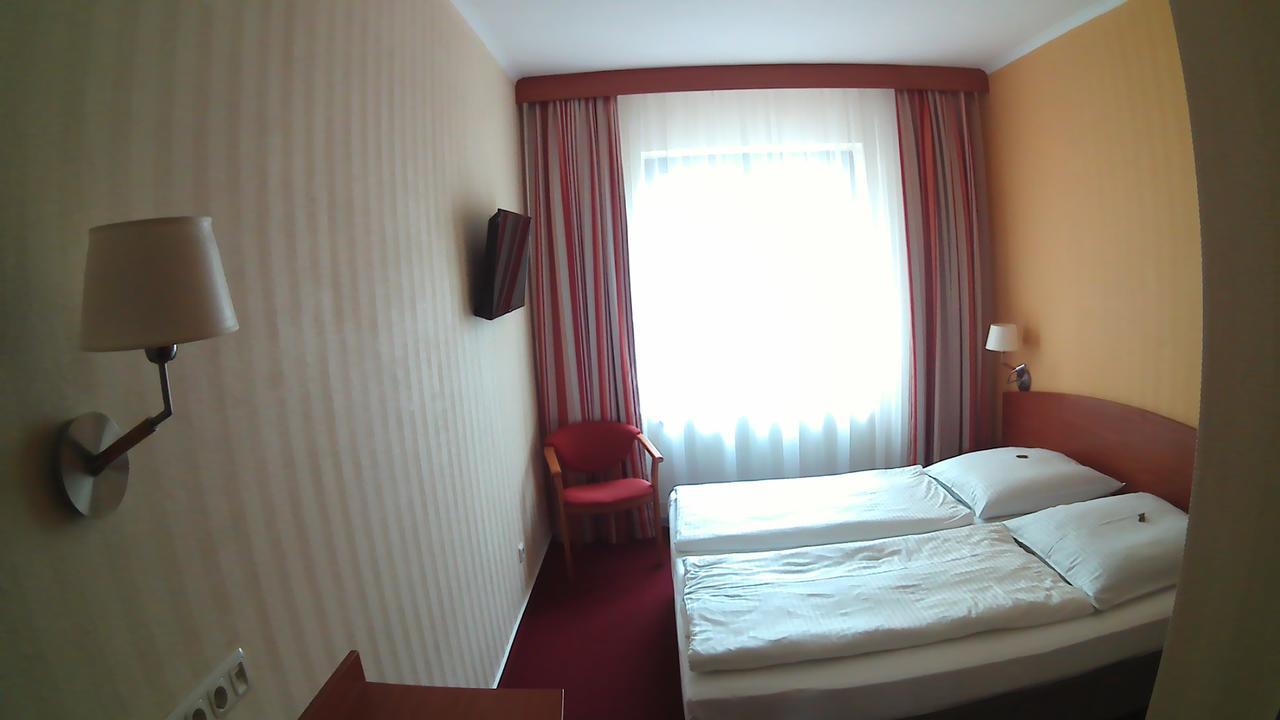 Hotel Christinenhof Garni - Bed & Breakfast Gadebusch Buitenkant foto