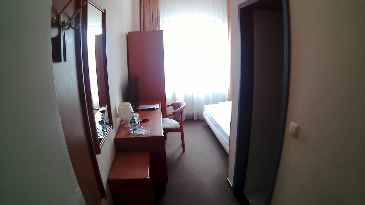 Hotel Christinenhof Garni - Bed & Breakfast Gadebusch Buitenkant foto