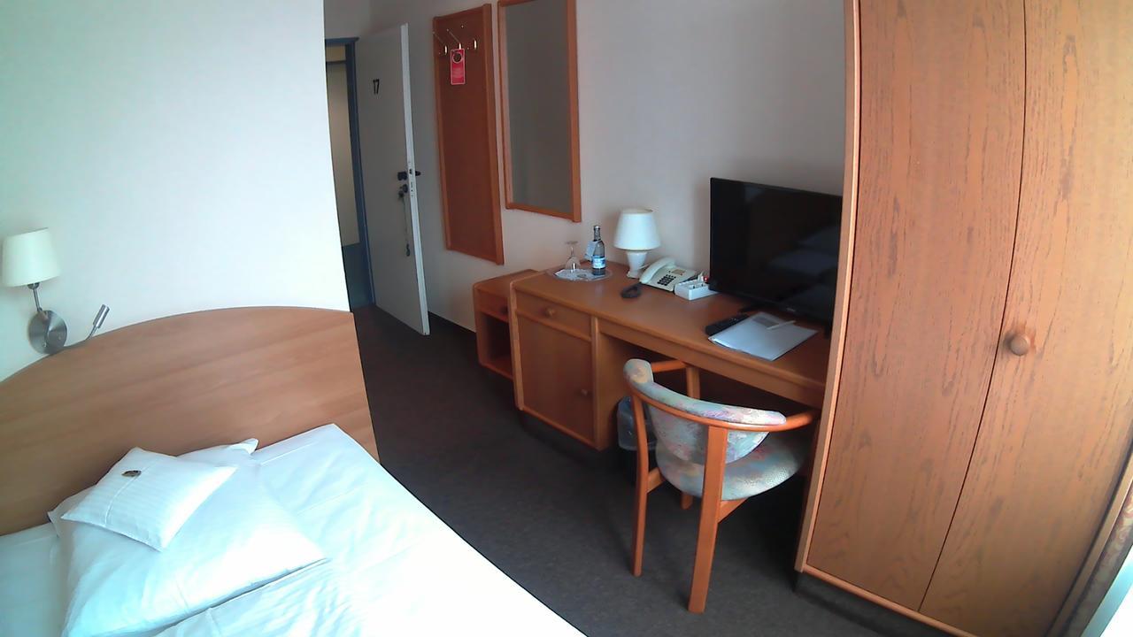 Hotel Christinenhof Garni - Bed & Breakfast Gadebusch Buitenkant foto