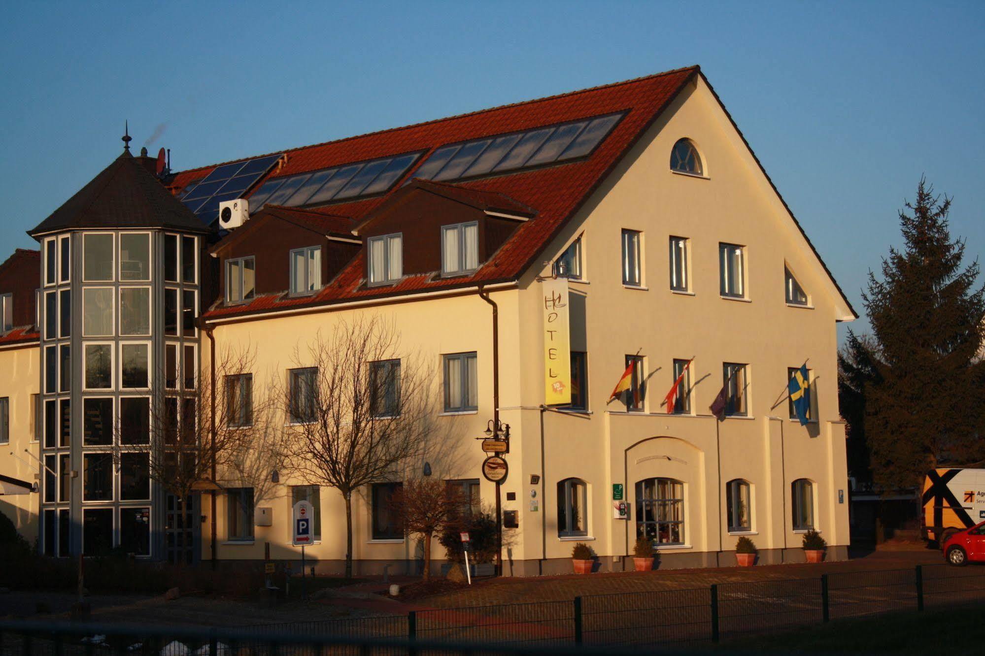 Hotel Christinenhof Garni - Bed & Breakfast Gadebusch Buitenkant foto